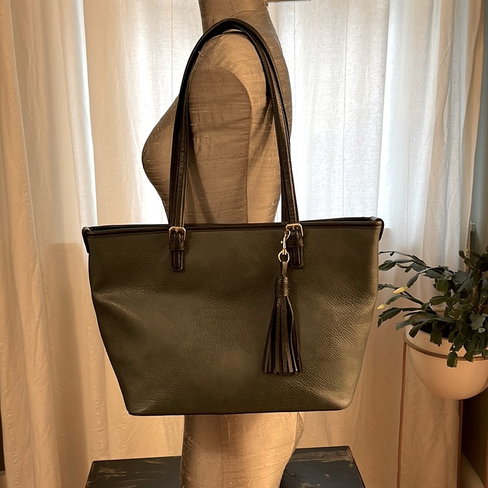NWOT Dark Green & Black Shoulder Bag